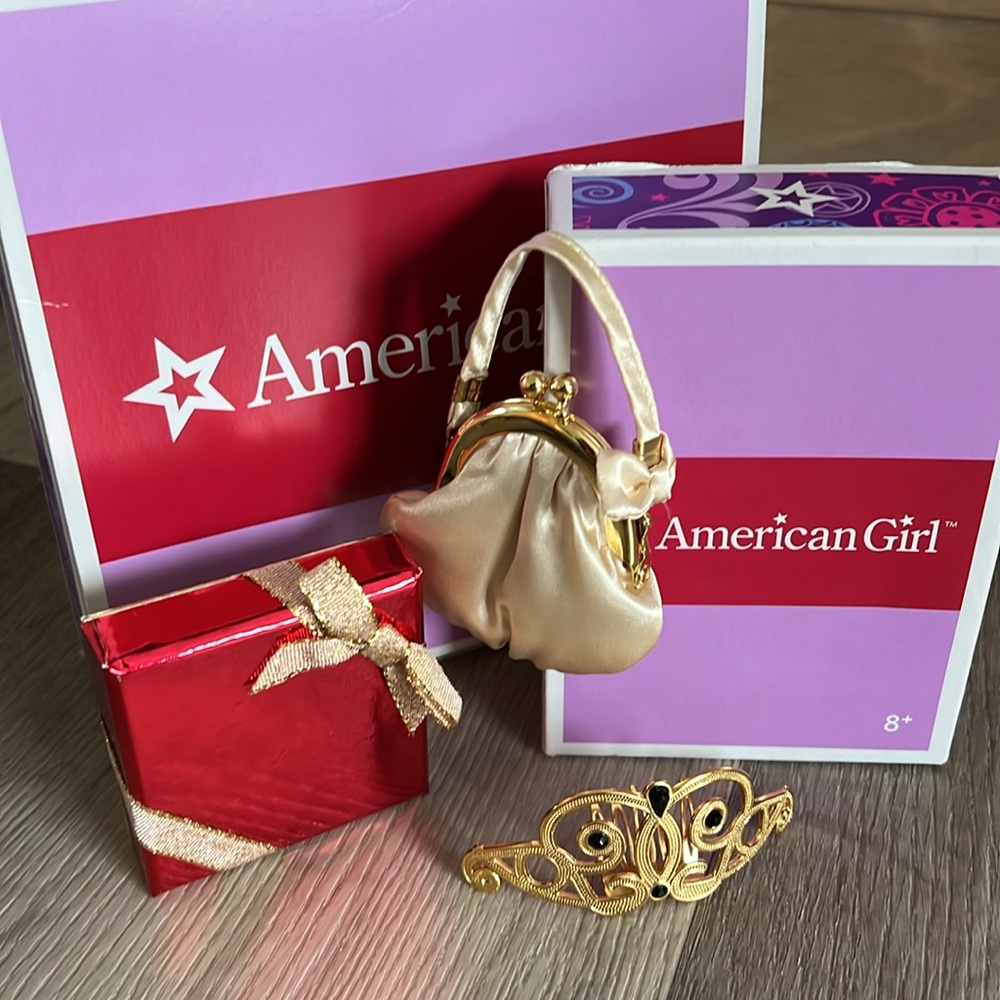 American Girl Doll Midnight Holly Outfit & Accessories - Doll Not Included - Picture 7 of 10